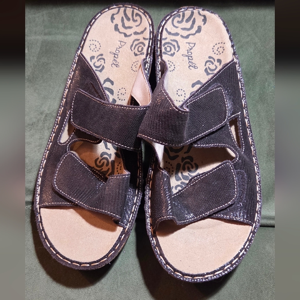 Propet Open Toe Leather Sandal Size 10